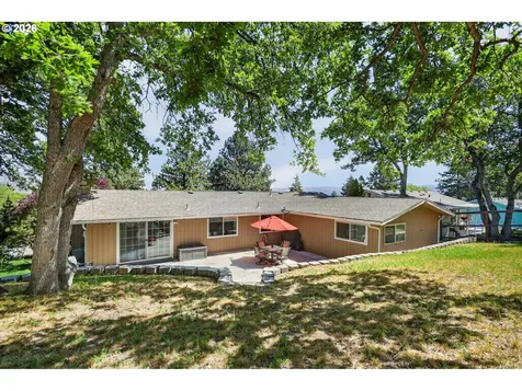 3226 W 12th Street The Dalles OR 97058