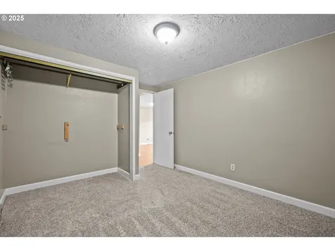 7480 SW Taylors Ferry Road Portland OR 97223