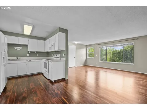 7480 SW Taylors Ferry Road Portland OR 97223