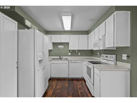 7480 SW Taylors Ferry Road Portland OR 97223