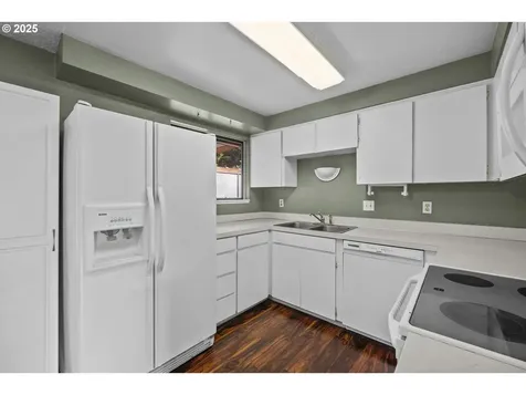7480 SW Taylors Ferry Road Portland OR 97223