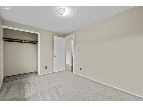 7480 SW Taylors Ferry Road Portland OR 97223