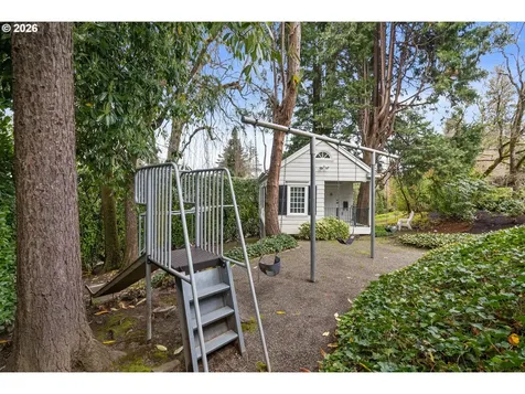 2393 S Military Road Portland OR 97219
