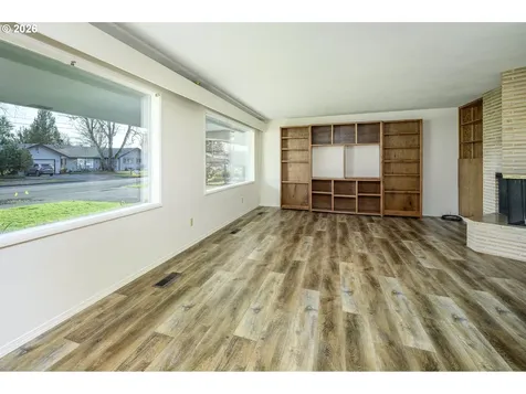 149 NW 25th Street Mcminnville OR 97128