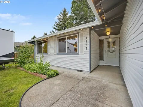 1185 NE Hacienda Lane Gresham OR 97030