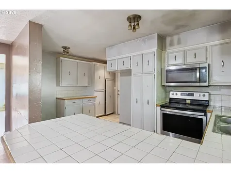 502 NW 77th Street Vancouver WA 98665