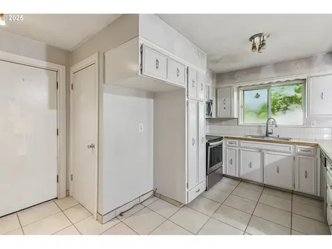 502 NW 77th Street Vancouver WA 98665