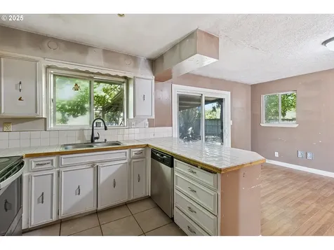 502 NW 77th Street Vancouver WA 98665