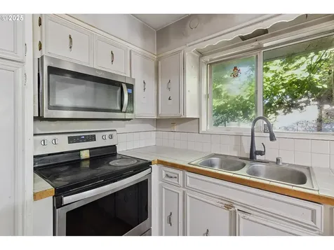 502 NW 77th Street Vancouver WA 98665