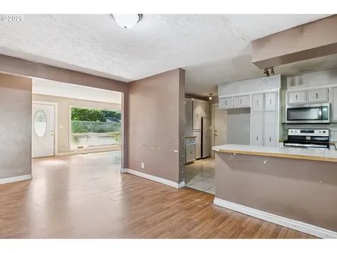 502 NW 77th Street Vancouver WA 98665