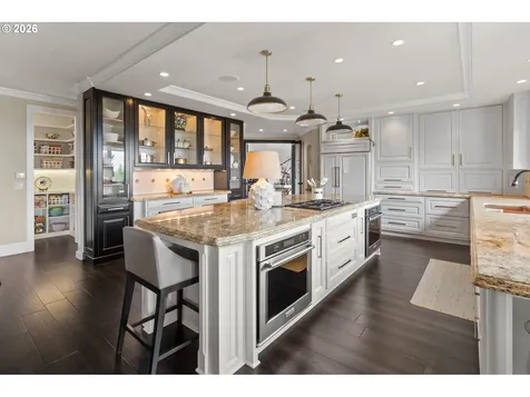 24770 SW Valley View Road West Linn OR 97068
