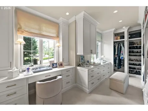 24770 SW Valley View Road West Linn OR 97068