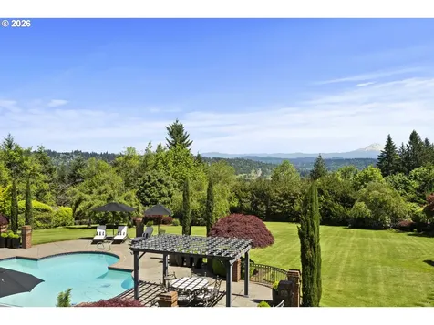 24770 SW Valley View Road West Linn OR 97068