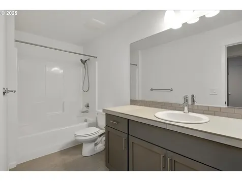 13087 SE Gateway Drive Happy Valley OR 97086