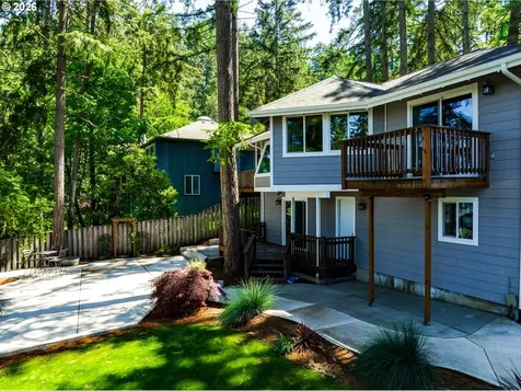 7218 Elderberry Street Springfield OR 97478