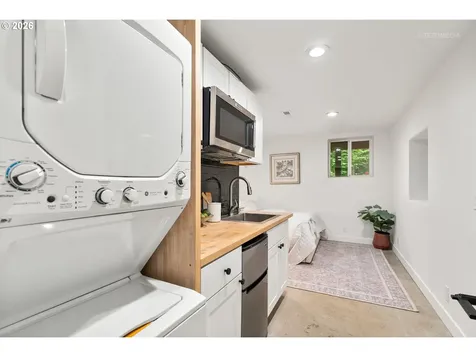 12119 SE Henderson Drive Portland OR 97266