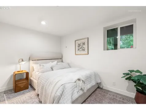 12119 SE Henderson Drive Portland OR 97266