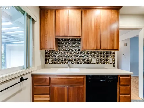 2424 Leyton Lane Eugene OR 97404