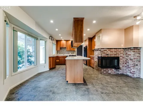 2424 Leyton Lane Eugene OR 97404