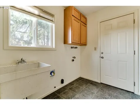2424 Leyton Lane Eugene OR 97404