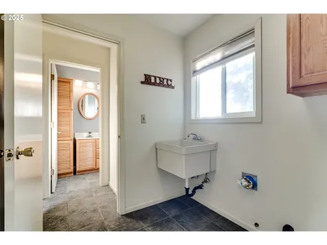 2424 Leyton Lane Eugene OR 97404