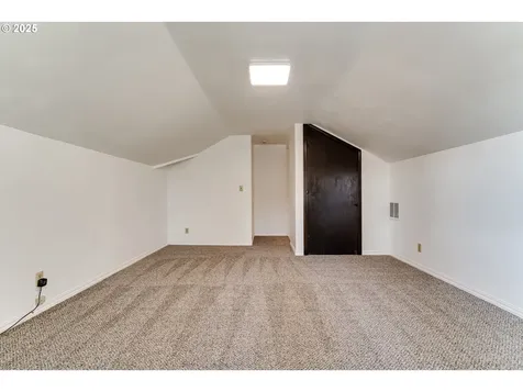 2424 Leyton Lane Eugene OR 97404