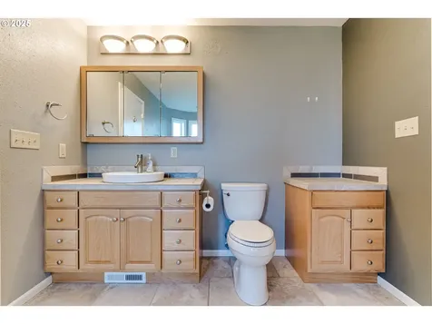 2424 Leyton Lane Eugene OR 97404