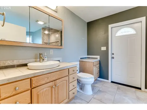 2424 Leyton Lane Eugene OR 97404