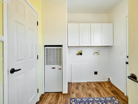 1015 Oak Street Silverton OR 97381