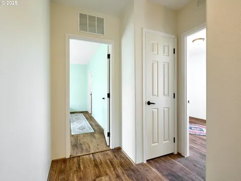 1015 Oak Street Silverton OR 97381