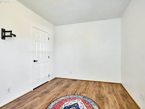 1015 Oak Street Silverton OR 97381