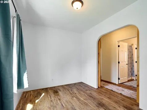1015 Oak Street Silverton OR 97381