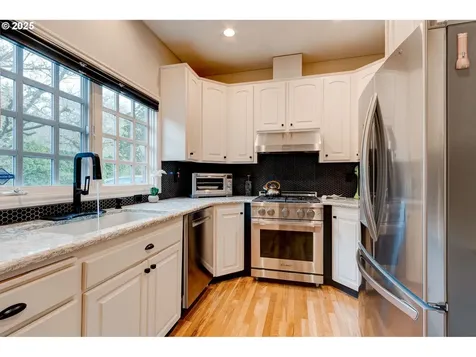 1936 NW Yorkshire Lane Portland OR 97229