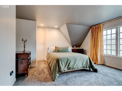 1936 NW Yorkshire Lane Portland OR 97229