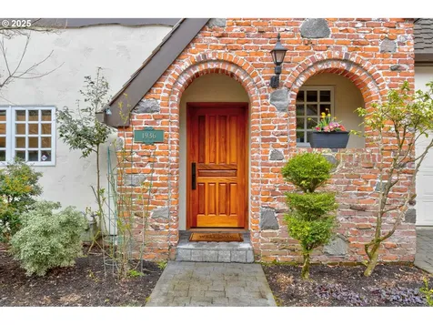 1936 NW Yorkshire Lane Portland OR 97229