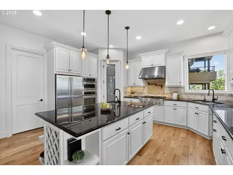 4530 SW Council Crest Drive Portland OR 97239
