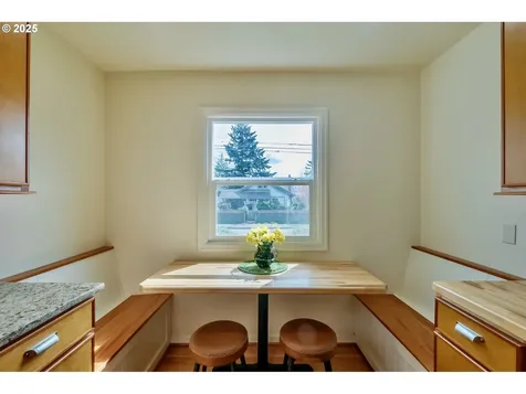 8729 SE Washington Street Portland OR 97216