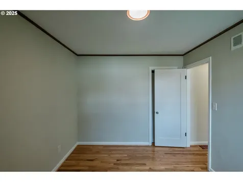 8729 SE Washington Street Portland OR 97216