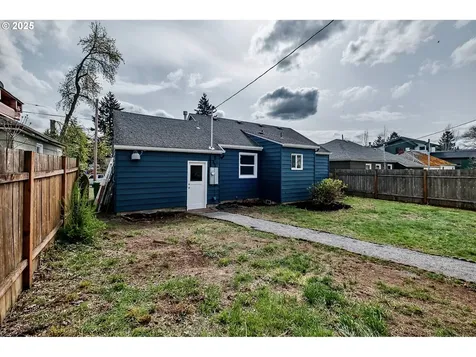 8729 SE Washington Street Portland OR 97216