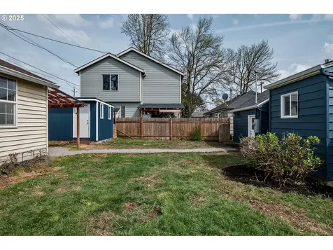 8729 SE Washington Street Portland OR 97216