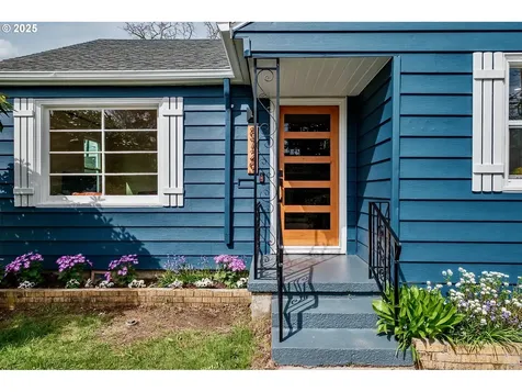 8729 SE Washington Street Portland OR 97216