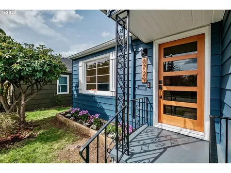 8729 SE Washington Street Portland OR 97216