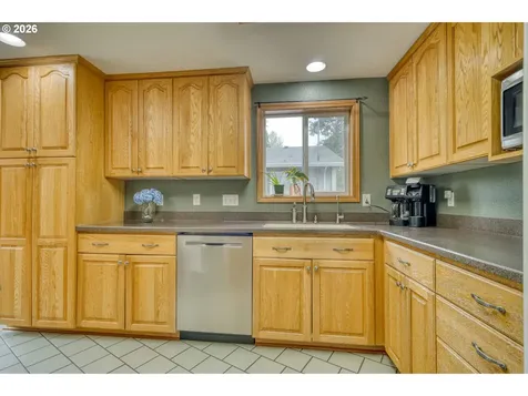 355 S 13th Street St. Helens OR 97051