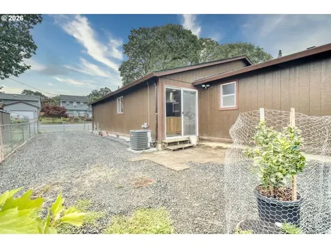 355 S 13th Street St. Helens OR 97051