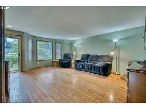 355 S 13th Street St. Helens OR 97051