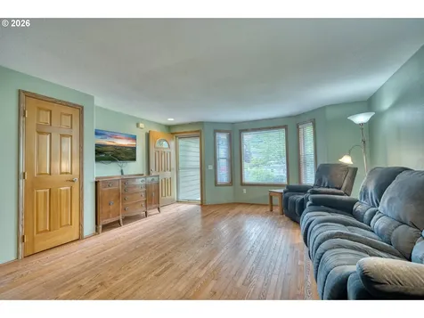 355 S 13th Street St. Helens OR 97051