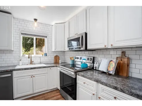 108 Williams Avenue Kelso WA 98626