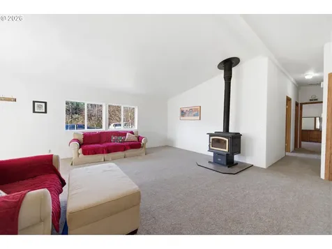 25205 NW Mount Richmond Road Yamhill OR 97148