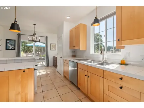 78691 Sears Road Cottage Grove OR 97424