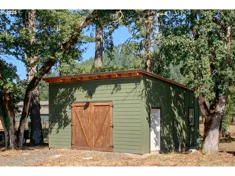 78691 Sears Road Cottage Grove OR 97424